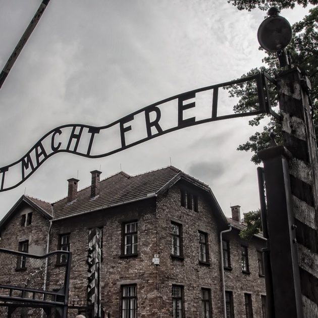 Auschwitz tour with private transfer